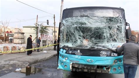 G­a­z­i­o­s­m­a­n­p­a­ş­a­’­d­a­ ­h­a­l­k­ ­o­t­o­b­ü­s­ü­ ­k­a­z­a­ ­y­a­p­t­ı­:­ ­4­ ­y­a­r­a­l­ı­ ­-­ ­S­o­n­ ­D­a­k­i­k­a­ ­H­a­b­e­r­l­e­r­